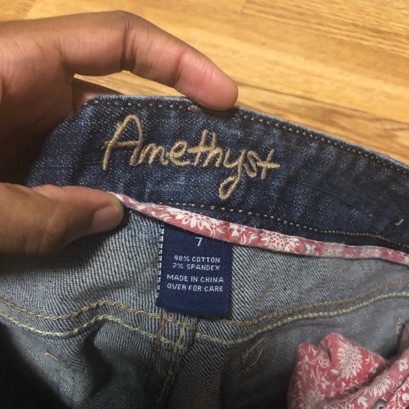 🌸3/$25- Ripped jeans - Picture 4 of 4